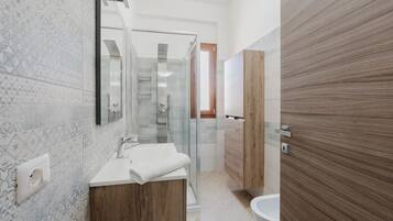 Villa Mareluce | Bathroom