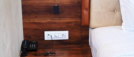 Deluxe Single Room, Balcony, Garden View