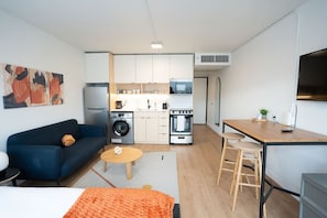 1 chambre, bureau, fer et planche à repasser, Wi-Fi gratuit