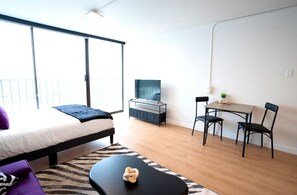 1 chambre, bureau, fer et planche à repasser, Wi-Fi gratuit