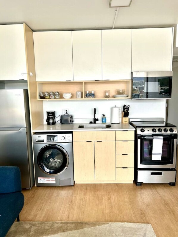 Fridge, microwave, oven, stovetop