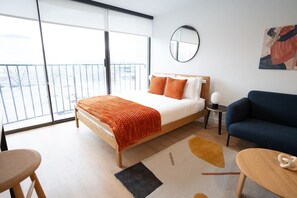 1 habitación, escritorio, tabla de planchar con plancha y wifi gratis