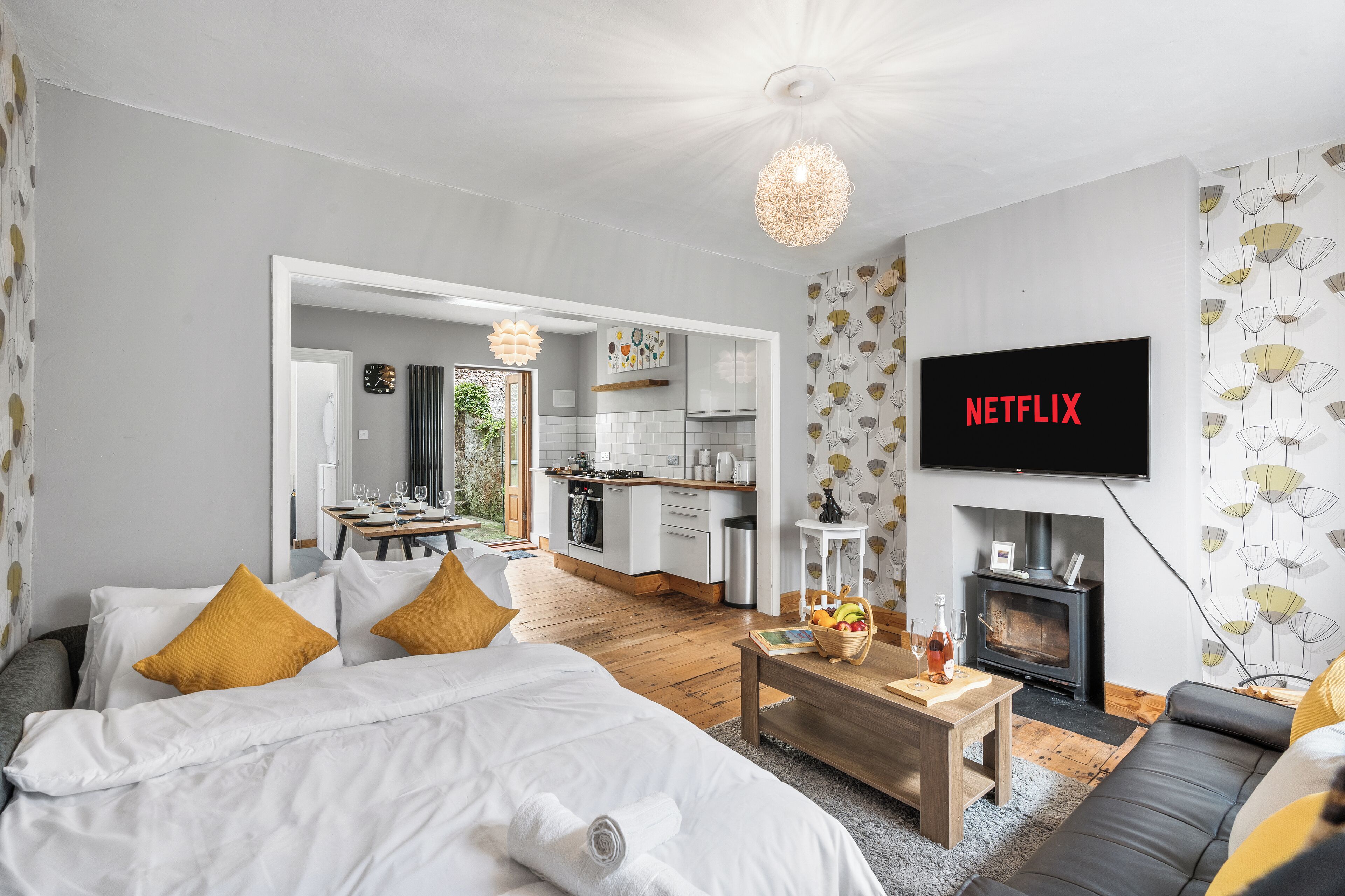 3 bedrooms, iron/ironing board, free WiFi, bed sheets