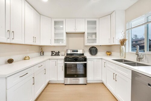 Spacious 5BR Retreat-Sleeps 10+