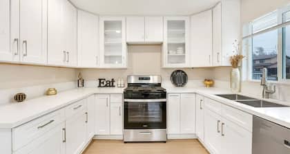 Spacious 5BR Retreat-Sleeps 10+