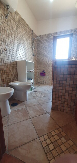 Towels, soap, toilet paper - AL RIFUGIO (Montecorvino Pugliano)