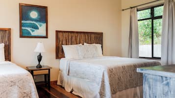 1 bedroom, desk, WiFi, bed sheets