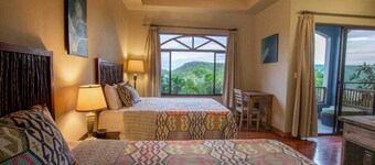 Double Queen Garden View