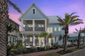 House (6 Bedrooms) | Exterior