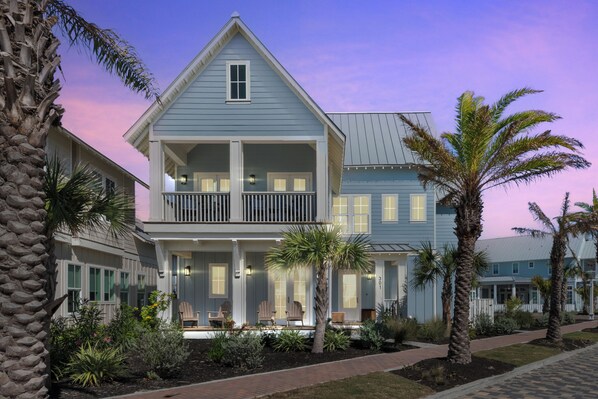 House (6 Bedrooms) | Exterior