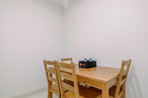 標準公寓, 2 間臥室 (Apartment) | 餐廳