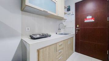 Standard Studio, 1 Bedroom (Apartment) | Private kitchen