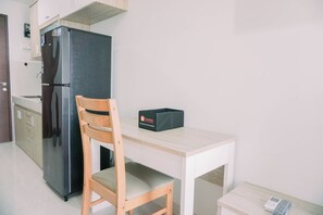 Standard Studio, 1 Bedroom (Apartment) | Dining room