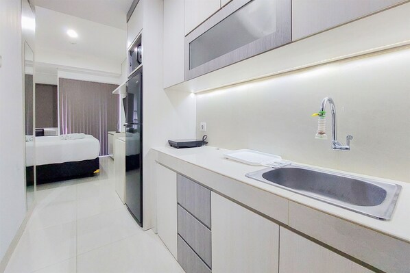 Standard Studio, 1 Bedroom (Apartment) | Private kitchen - Serene Stay Studio Apartment at Springwood Residence (Tangerang)