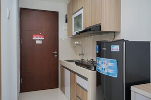 Private kitchen - Cozy Studio Apartment at Springwood Residence Tangerang (Tangerang)