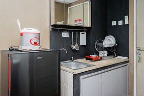 Standard Studio, 1 Bedroom (Apartment) | Private kitchen - Comfy and Modern Studio at Serpong Greenview Apartment (South Tangerang)