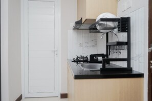 Standard Apartment, 2 Bedrooms (Apartment) | Private kitchen