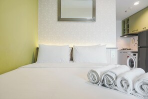 Room - Comfortable Studio at West Vista Apartment (Jakarta)