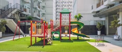 室外兒童遊樂區