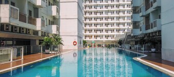 Modern Look 1BR at Sentul Tower Apartment