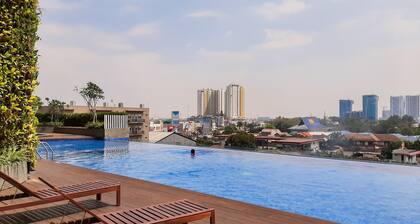 Modern and Comfy Studio Apartment Springwood Residence Tangerang