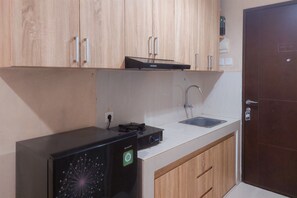 Standard Studio, 1 Bedroom (Apartment) | Private kitchen - Cozy and Homey Studio Apartment at Springwood Residence Tangerang (Tangerang)