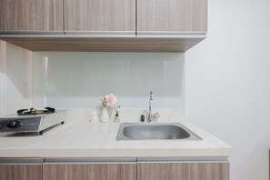 Standard Apartment, 2 Bedrooms (Apartment) | Private kitchen - Best Deal and Stunning 2BR Apartment at Vittoria Residence (Jakarta)
