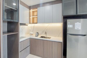 Standard Apartment, 2 Bedrooms (Apartment) | Private kitchen