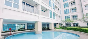 Elegant 2BR Apartment at The Reiz Condominium Medan
