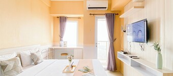 Relaxing Studio at Tamansari Mahogany Karawang Apartment