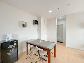 Standard-íbúð - 2 svefnherbergi (Apartment) | Borðstofa