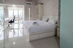 Standard Studio, 1 Bedroom (Apartment) - Comfy and Warm Studio at The Square Surabaya Apartment (Surabaya)