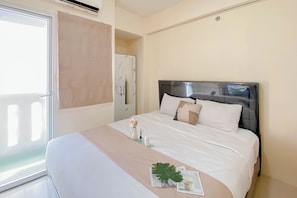 Standard Studio, 1 Bedroom (Apartment) - Nice Studio Green Pramuka City Apartment near Shopping Center (Jakarta)