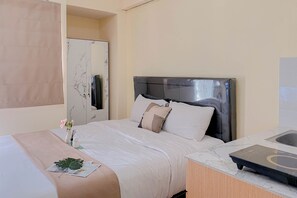 Standard Studio, 1 Bedroom (Apartment) - Nice Studio Green Pramuka City Apartment near Shopping Center (Jakarta)