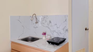 Standard Studio, 1 Bedroom (Apartment) | Private kitchen