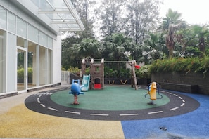 Children’s play area – outdoor