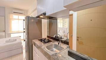 Standard Studio, 1 Bedroom (Apartment) | Private kitchen