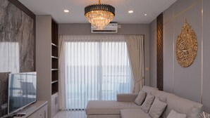 สแตนดาร์ดอพาร์ทเมนท์, 3 ห้องนอน (Apartment) | ห้องนั่งเล่น