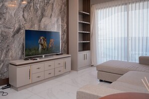 3 bedrooms - Warm Living 3BR at Sky House BSD Apartment (Pagedangan)