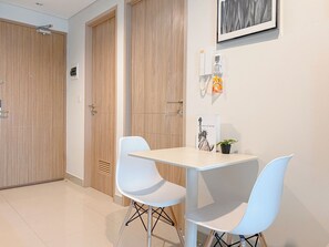 Standard-íbúð - 2 svefnherbergi (Apartment) | Borðstofa