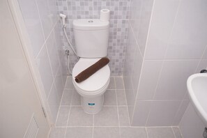 Standard Studio, 1 Bedroom (Apartment) | Bathroom - Cozy Studio Room Apartment at Tokyo Riverside PIK 2 (Teluknaga)