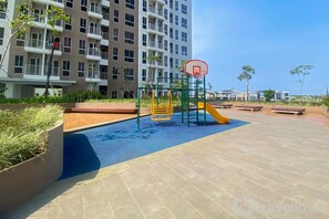 Área de juegos infantiles al aire libre