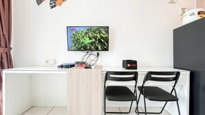 Standard Studio, 1 Bedroom (Apartment) | Dining room