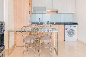Apartamento standard, 2 quartos (Apartment) | Sala de jantar