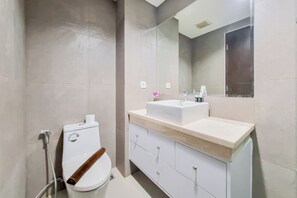 Standard Studio, 1 Bedroom (Apartment) | Bathroom