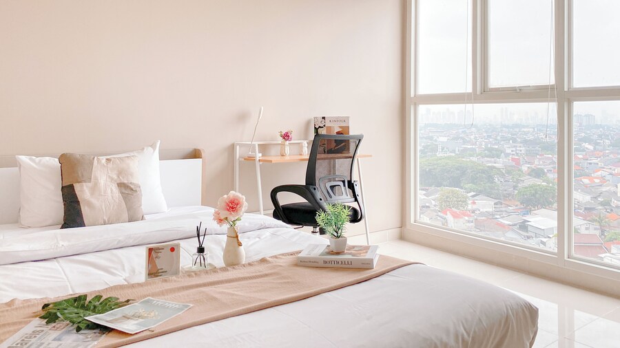 Good Deal and New Furnished 2BR Ciputra International Apartment