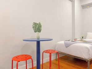 Standard Studio, 1 Bedroom (Apartment) | Dining room