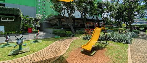 Tempat bermain anak - outdoor