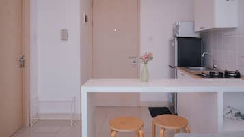 Standard Apartment, 1 Bedroom (Apartment) | Dining room