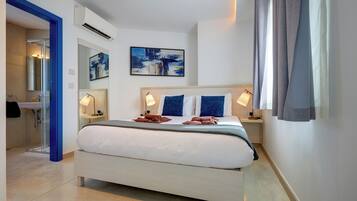 Deluxe Double Room | Minibar, in-room safe, blackout curtains, free WiFi